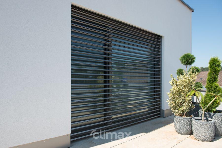 Od jara do zimy: Kompletní průvodce péčí o venkovní žaluzie